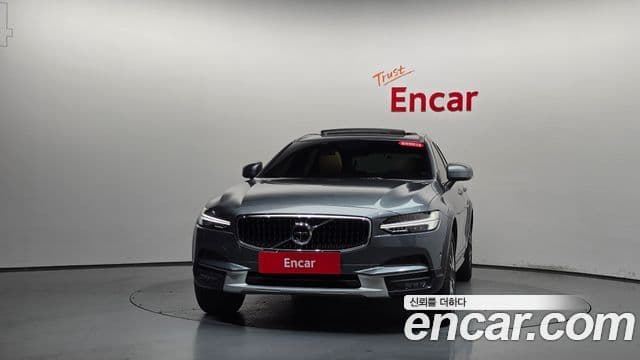 Volvo V90 Cross Country 2018 — ფოტო 24/35