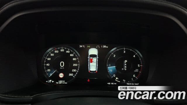 Volvo V90 Cross Country 2018 — ფოტო 25/35