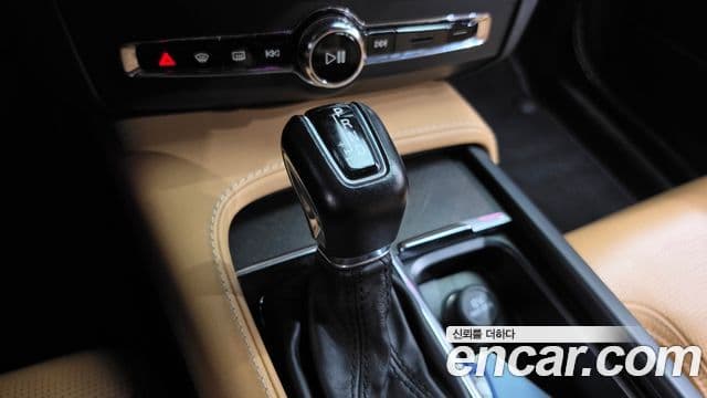 Volvo V90 Cross Country 2018 — ფოტო 3/35
