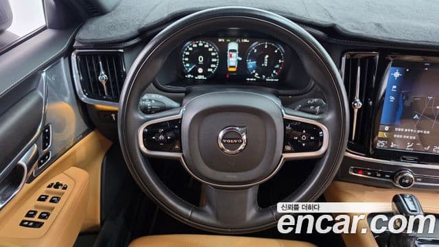 Volvo V90 Cross Country 2018 — ფოტო 5/35