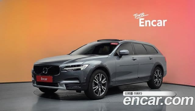 Volvo V90 Cross Country 2018 — ფოტო 33/35