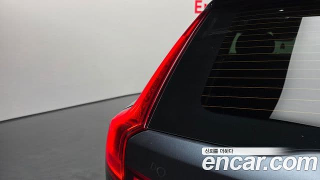 Volvo V90 Cross Country 2018 — ფოტო 23/35