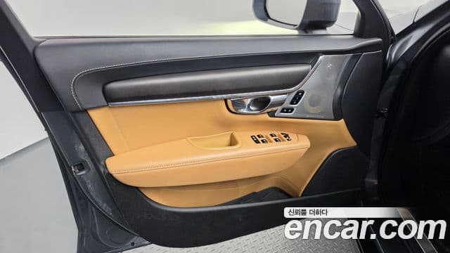 Volvo V90 Cross Country 2018 — ფოტო 7/35