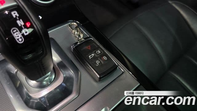 Land Rover Range Rover Evoque 2020 — Фото 16/20