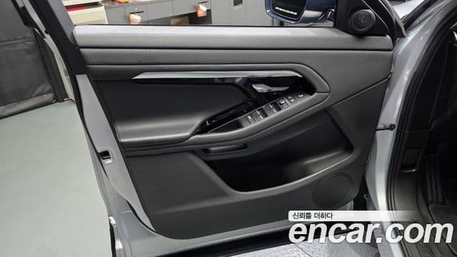 Land Rover Range Rover Evoque 2020 — Photo 20/35