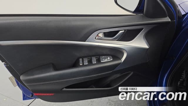 Genesis G70 2019 — ფოტო 10/30