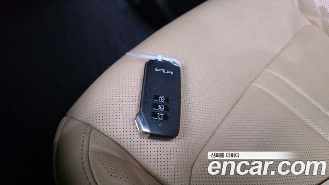 Kia Sorento 2023 — ფოტო 34/40