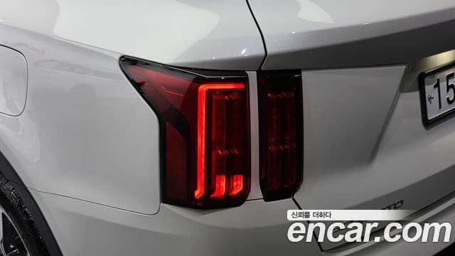Kia Sorento 2023 — ფოტო 24/40