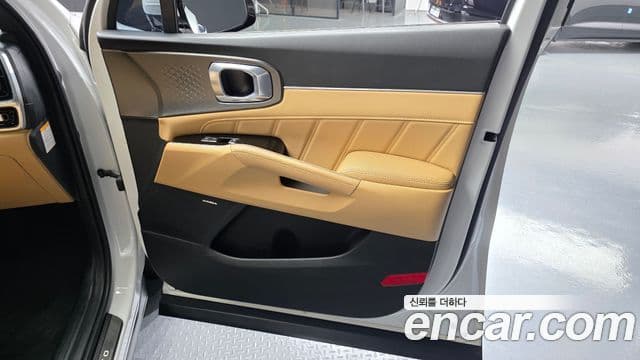 Kia Sorento 2023 — ფოტო 14/40