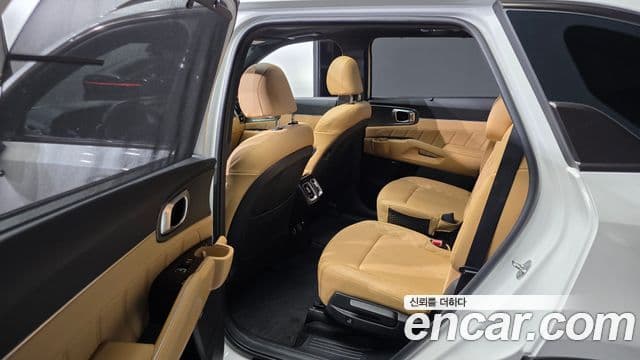 Kia Sorento 2023 — ფოტო 16/40