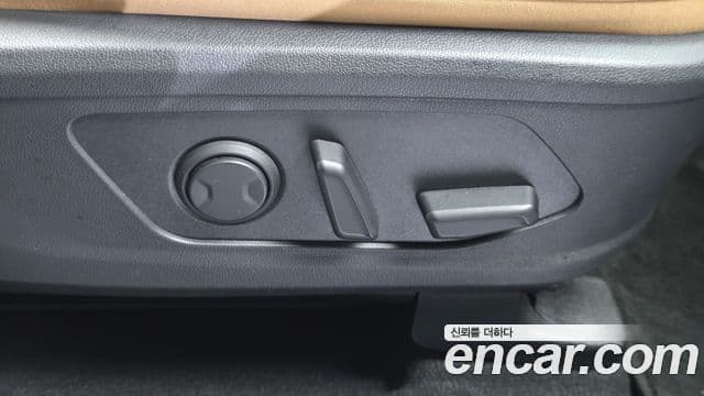 Kia Sorento 2023 — ფოტო 32/40