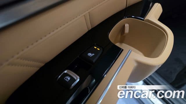 Kia Sorento 2023 — ფოტო 12/40
