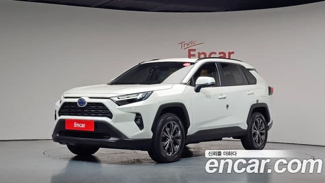 Toyota RAV4 2022 — Şəkil 8/31