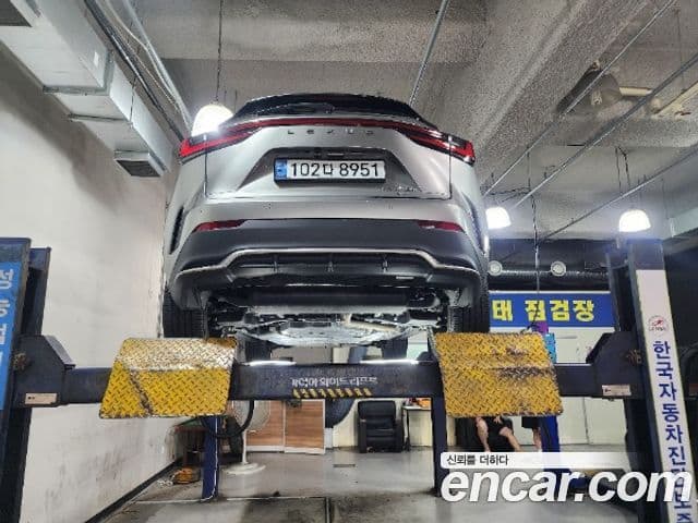 Lexus NX450h+ 2024 — Photo 2/2