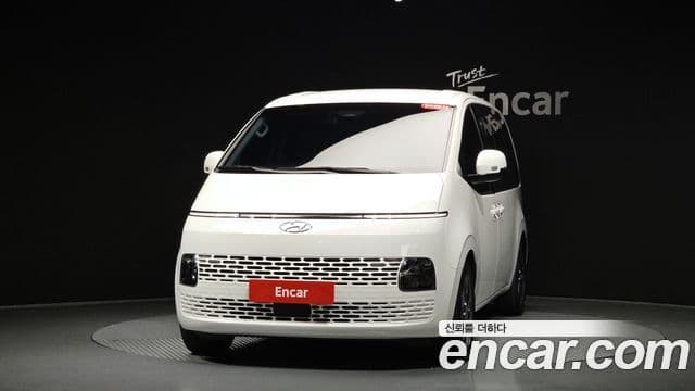 Hyundai Staria 2023 — Фото 3/20