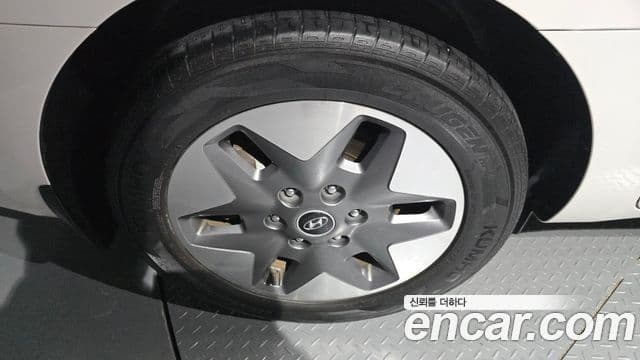 Hyundai Staria 2023 — Фото 5/20