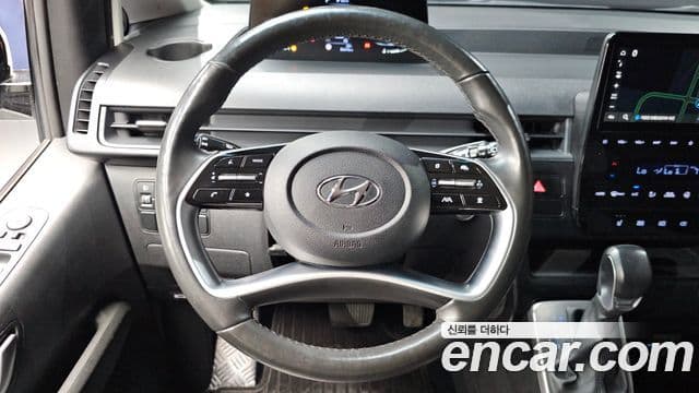 Hyundai Staria 2023 — Фото 13/20
