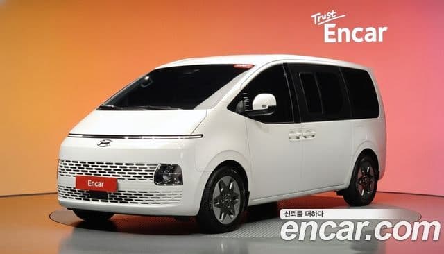 Hyundai Staria 2023 — Фото 1/20
