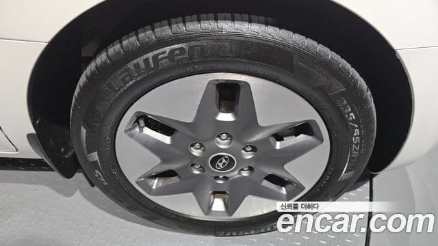 Hyundai Staria 2023 — Şəkil 14/31