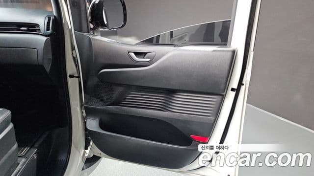 Hyundai Staria 2023 — Şəkil 2/31