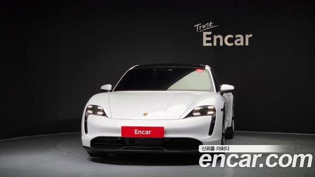 Porsche Taycan 2024 — ფოტო 29/38