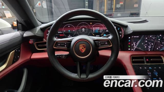 Porsche Taycan 2024 — ფოტო 33/38