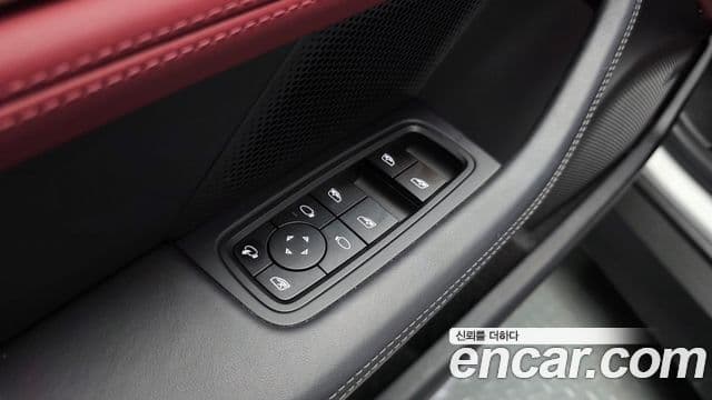 Porsche Taycan 2024 — ფოტო 5/38