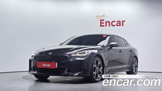 Kia Stinger 2018 — Фото 1/20