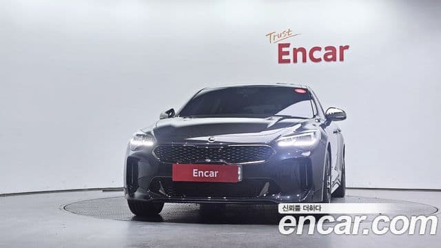 Kia Stinger 2018 — Фото 3/20