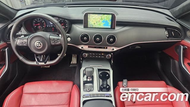 Kia Stinger 2018 — Фото 7/20