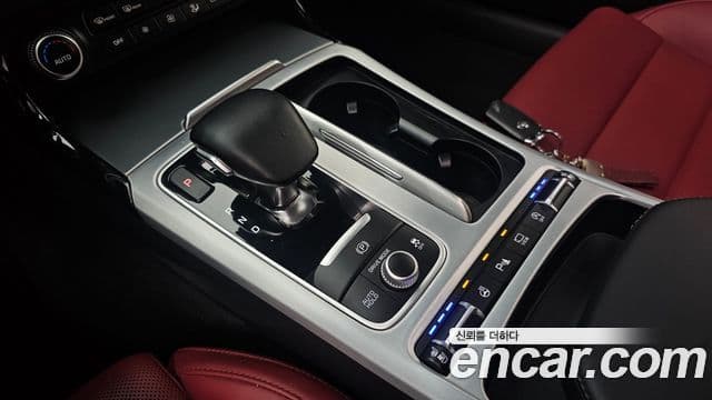 Kia Stinger 2018 — Фото 9/20