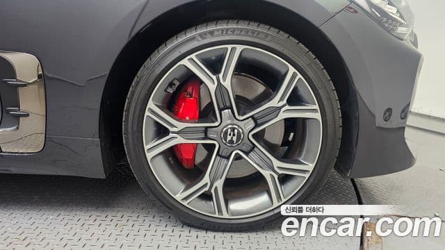 Kia Stinger 2018 — Şəkil 23/34