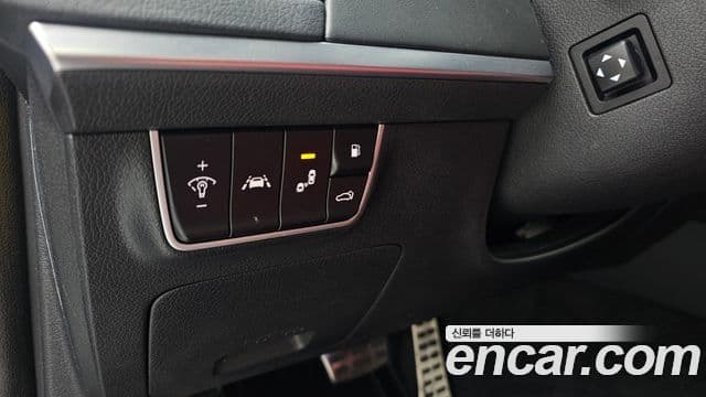 Kia Stinger 2018 — Şəkil 12/34