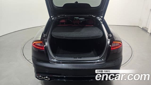 Kia Stinger 2018 — Şəkil 20/34