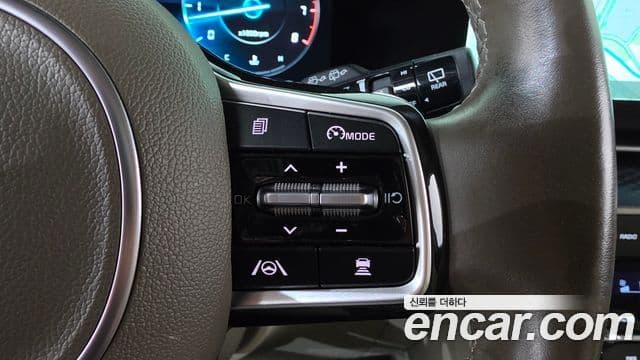 Kia Carnival 2022 — Фото 17/20