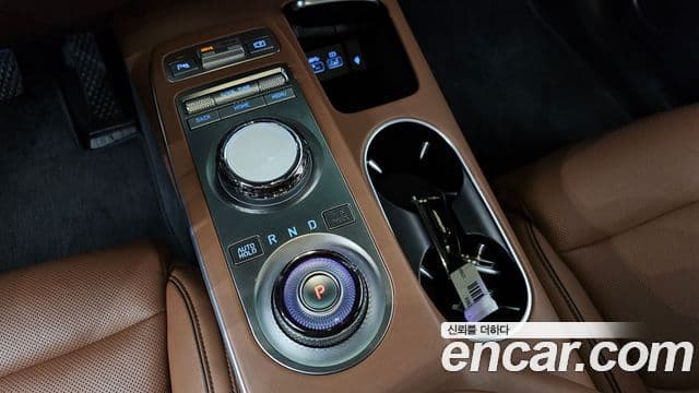 Genesis GV70 2023 — Photo 20/20