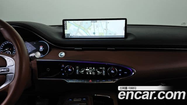 Genesis GV70 2023 — Photo 16/20