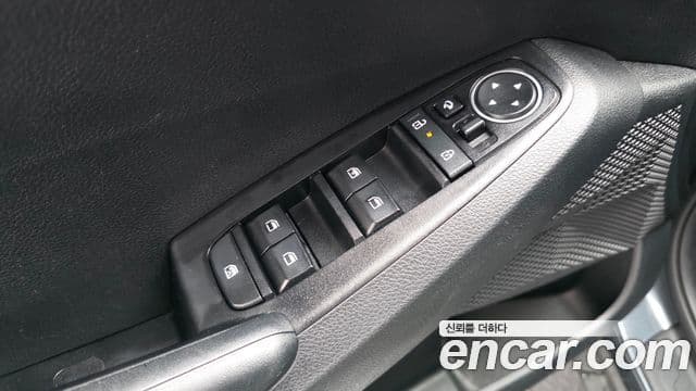 Kia Seltos 2023 — ფოტო 25/30