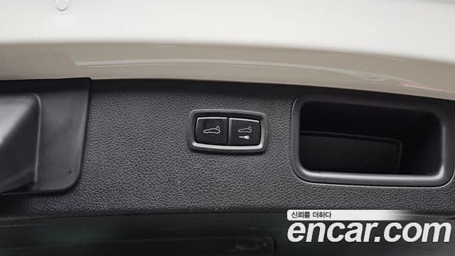 Porsche Macan 2021 — Фото 16/20
