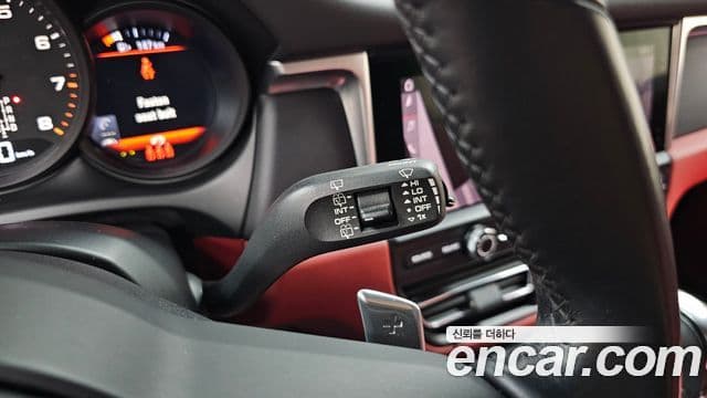 Porsche Macan 2021 — Фото 20/20