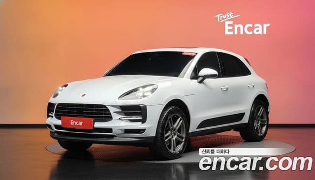Porsche Macan 2021 — Фото 1/20
