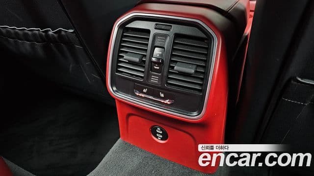Porsche Macan 2021 — Şəkil 22/30