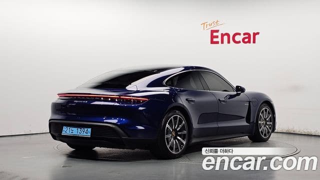 Porsche Taycan 2021 — ფოტო 8/20