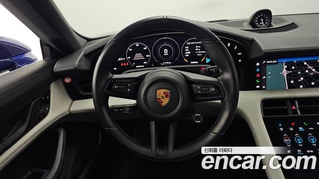 Porsche Taycan 2021 — ფოტო 11/20