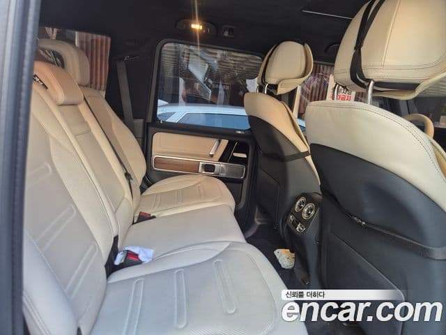 Mercedes-Benz G-Class 2025 — Photo 5/9