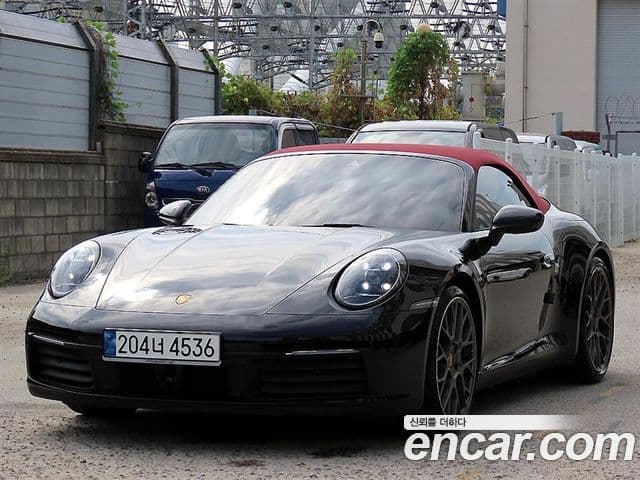 Porsche 911 2023 — Photo 2/19
