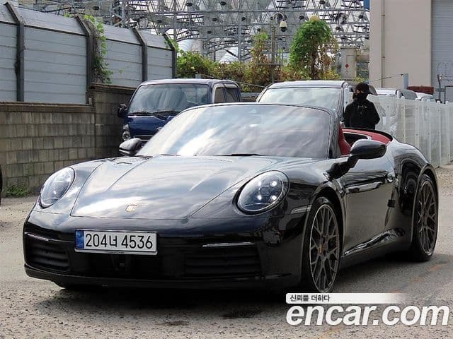 Porsche 911 2023 — Photo 18/19