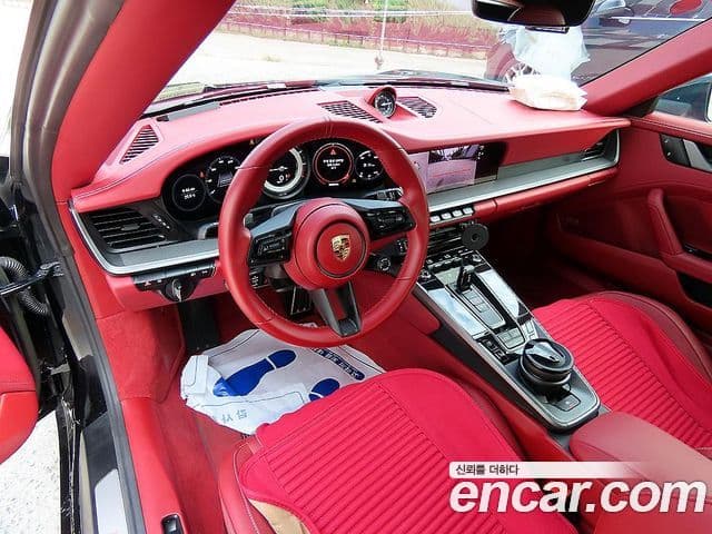 Porsche 911 2023 — Photo 9/19