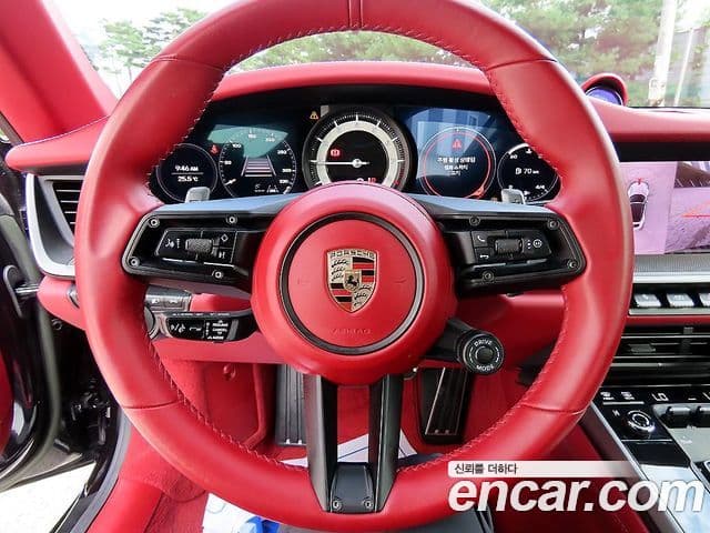 Porsche 911 2023 — Photo 19/19