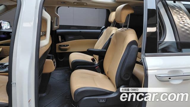Kia Carnival 2022 — Фото 11/20